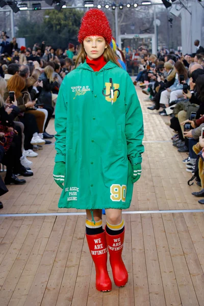 Look 63